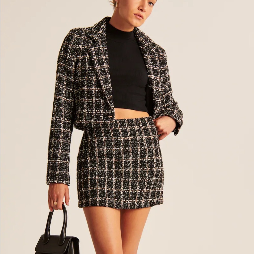 Abercrombie & Fitch Black and White Tweed Skirt
